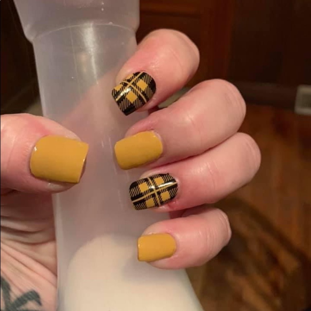 Colorstreet Breaking Plaid nail polish strips.